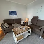 Traumwohnung Mit Stadthafen-Panorama! Zwei Schlafzimmer, Parkplatz