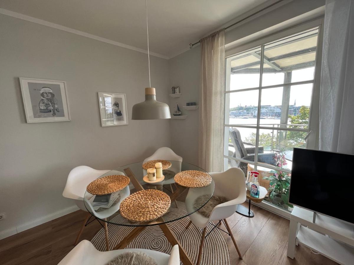Traumwohnung Mit Stadthafen-panorama! Zwei Schlafzimmer, Parkplatz Apartment
