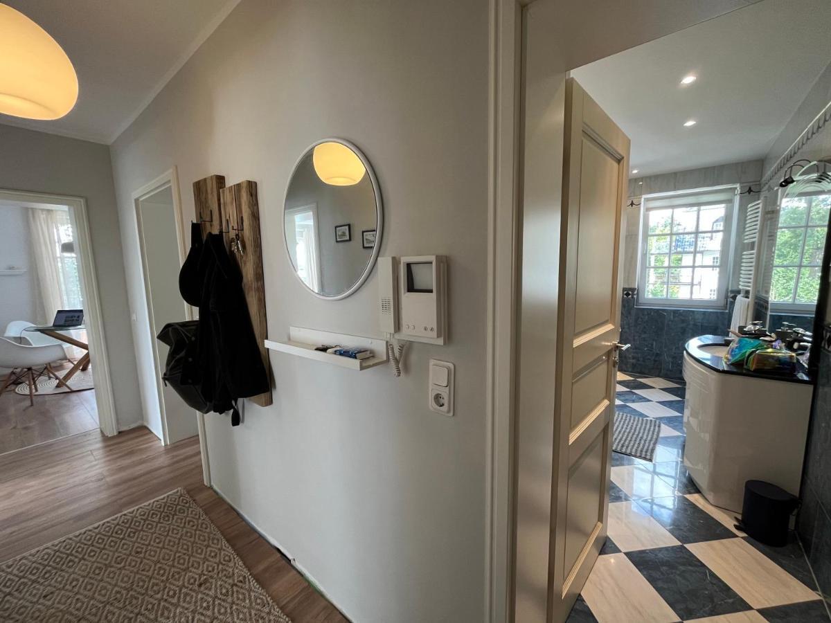 Traumwohnung Mit Stadthafen-panorama! Zwei Schlafzimmer, Parkplatz