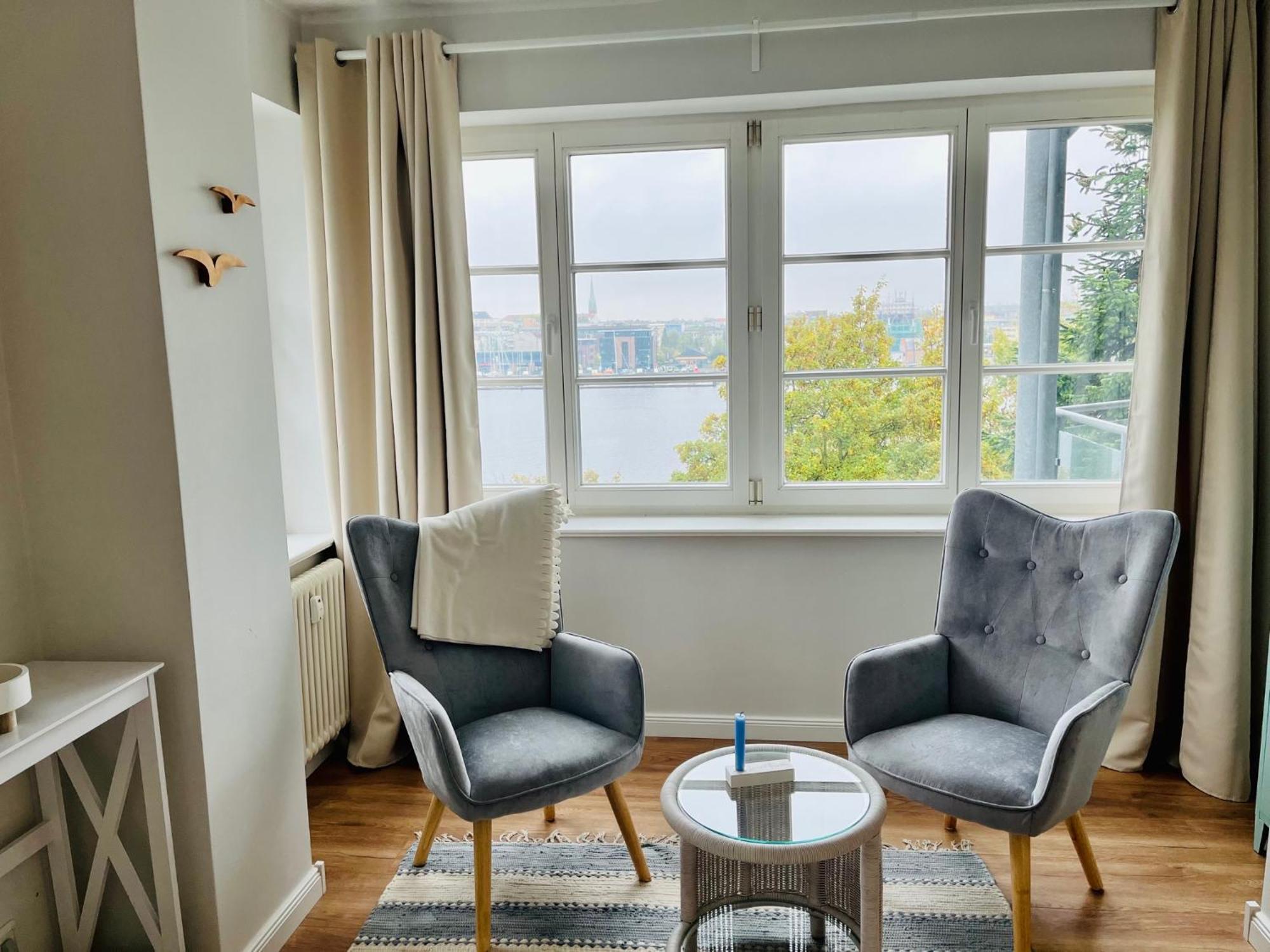 Traumwohnung Mit Stadthafen-panorama! Zwei Schlafzimmer, Parkplatz